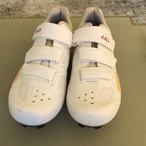 LG Spin shoes
